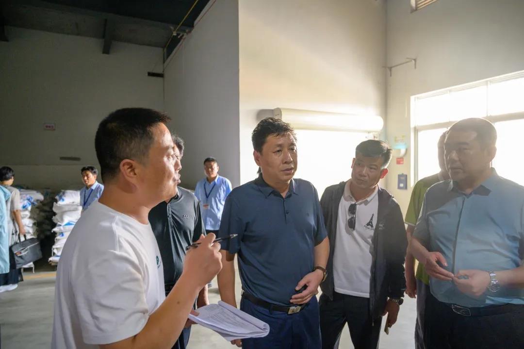 宜阳县市场监视治理局孙治平副局长一行莅临402cc永利集团食物开展“食物生产一样平常监视检查”现场教学运动_402cc永利集团