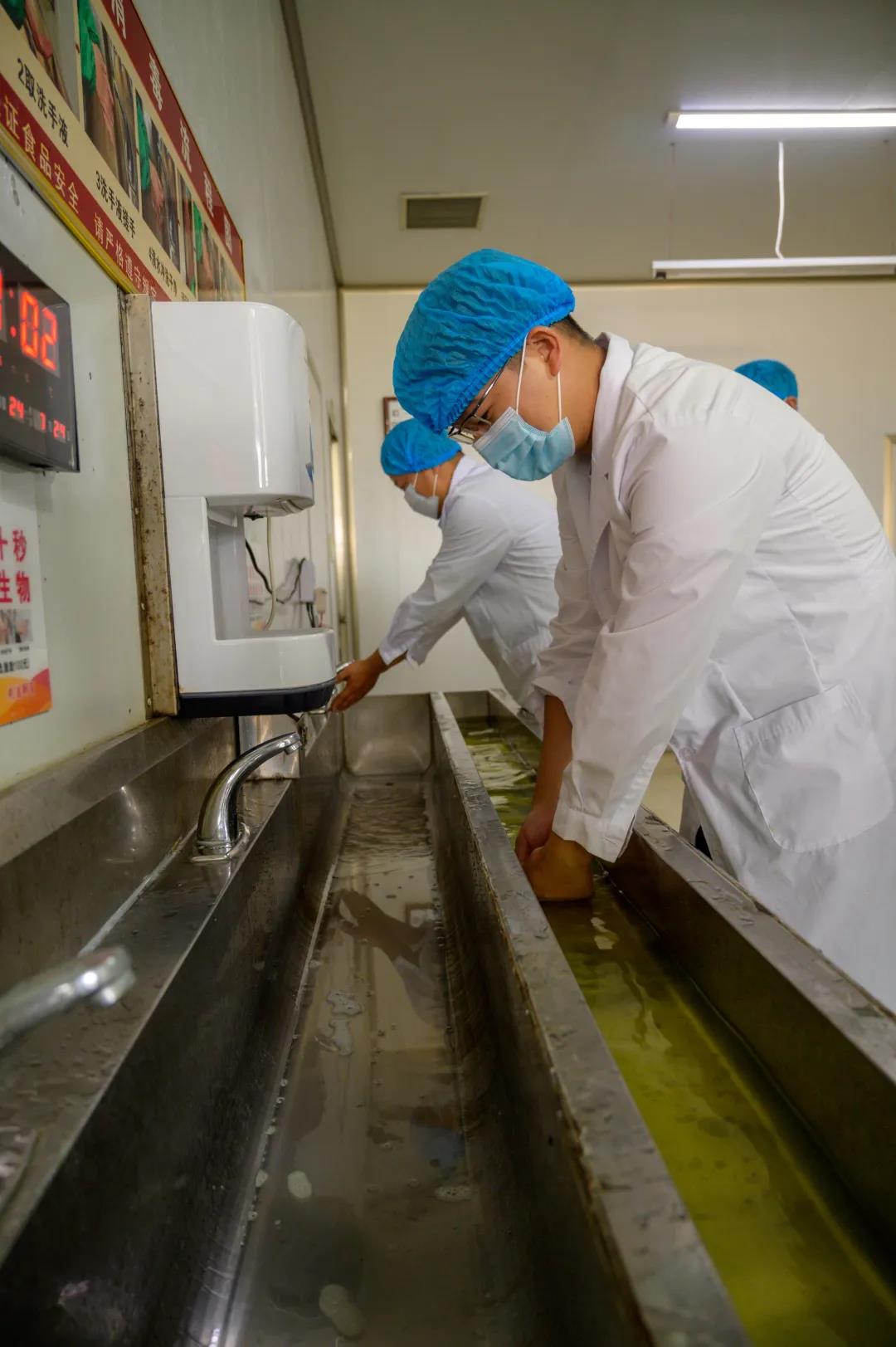 宜阳县市场监视治理局孙治平副局长一行莅临402cc永利集团食物开展“食物生产一样平常监视检查”现场教学运动_402cc永利集团