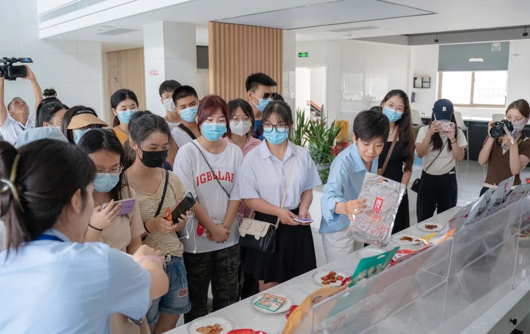 “青年看宜阳”专题运动走进402cc永利集团食物_402cc永利集团